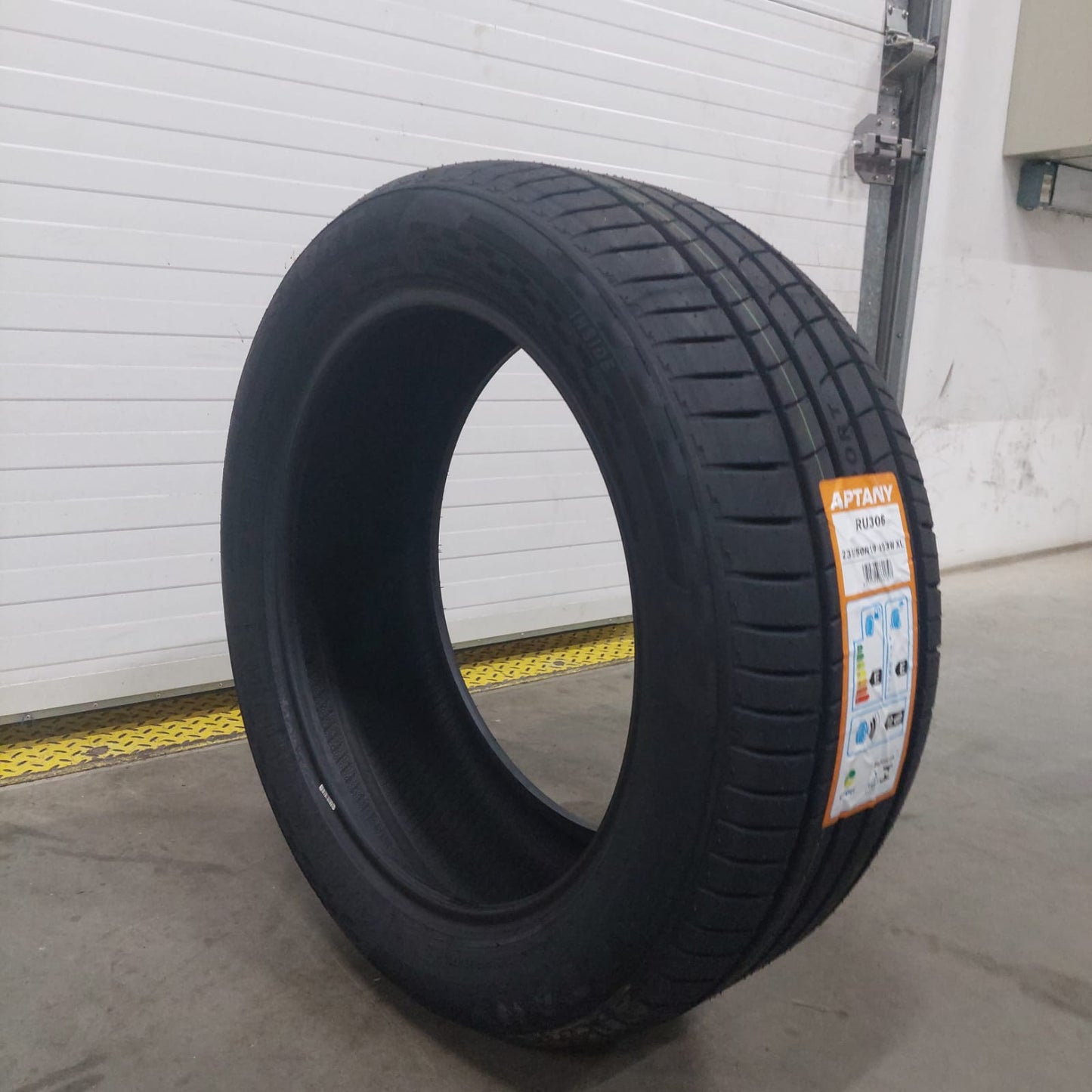 Pneu 235/50R19 CE 103WXL RU306 Aptany