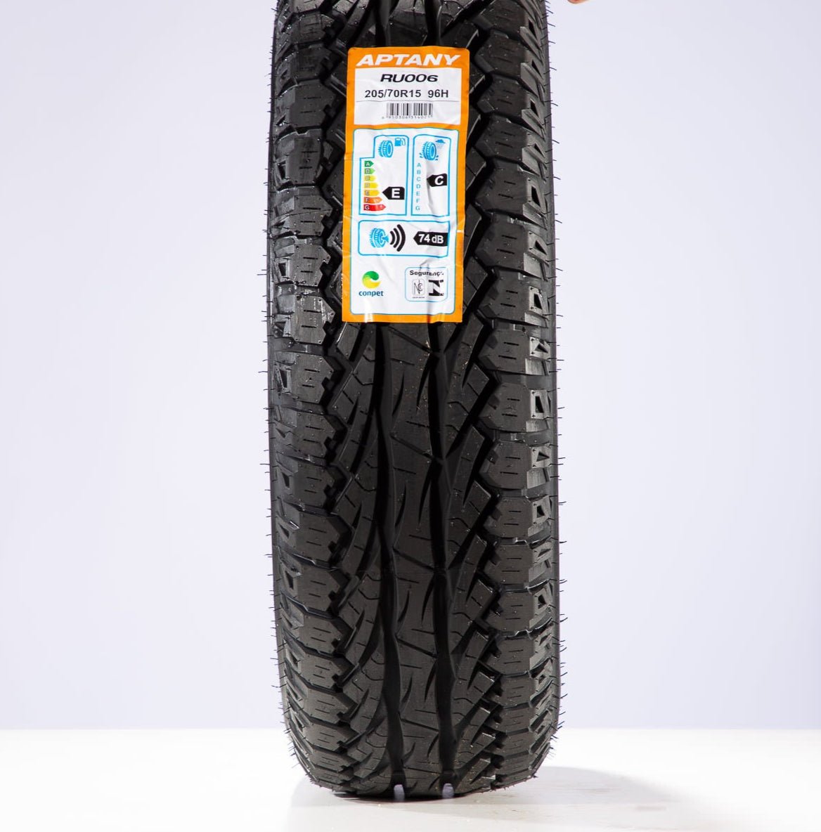 Pneu 205/70R15 96H RU006 AT Aptany – Pneus Auto