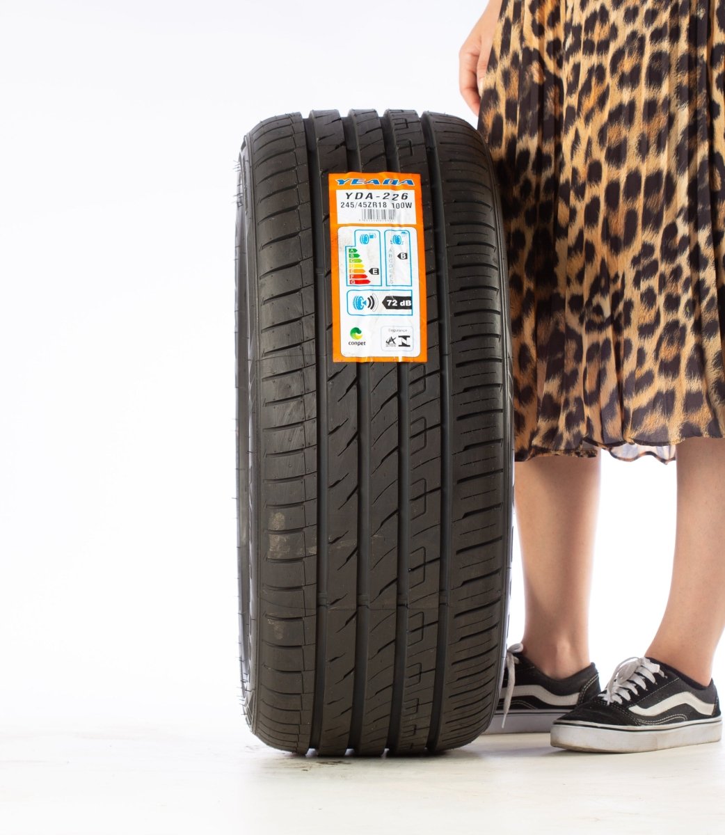 Pneu 245/45R18 100W YDA - 226 Yeada - Pneus Auto